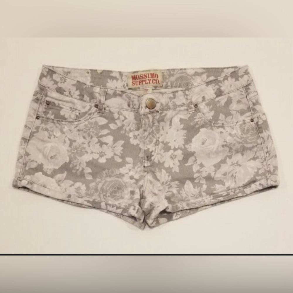women’s Mossimo Supply Co. Low Rise Floral Gray & White Shorts size 7